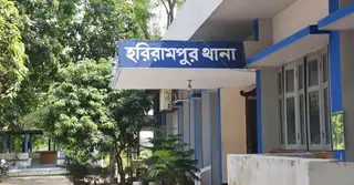 মানিকগঞ্জে ঘর থেকে কিশোরীর ঝুলন্ত মরদেহ উদ্ধার